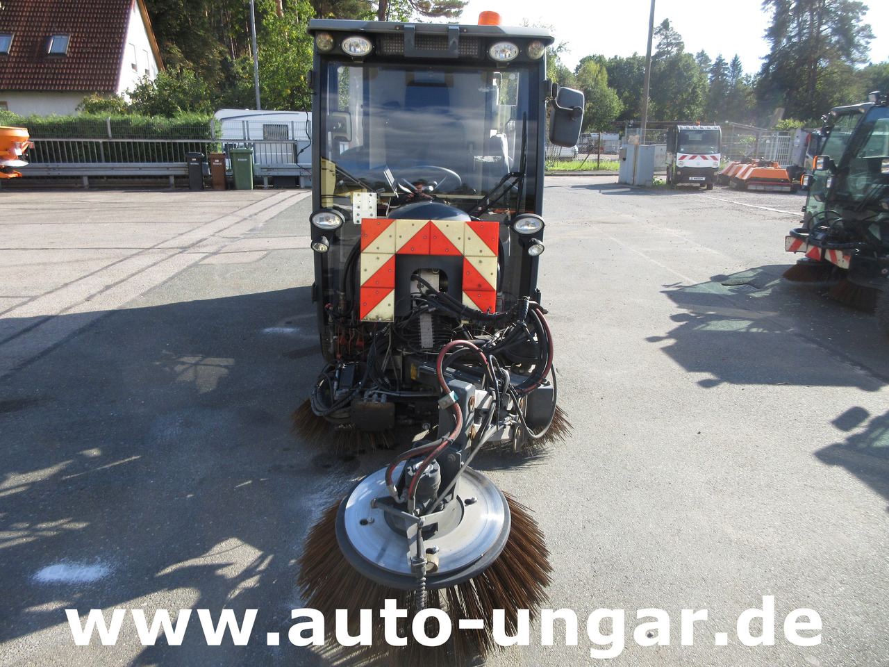 Hako CM 1600 Kehrmaschine 4x4 Baujahr 2018 3 Besen MOTORSCHADEN - Măturătoare stradală: Foto 2 Hako CM 1600 Kehrmaschine 4x4 Baujahr 2018 3 Besen MOTORSCHADEN - Măturătoare stradală: Foto 2