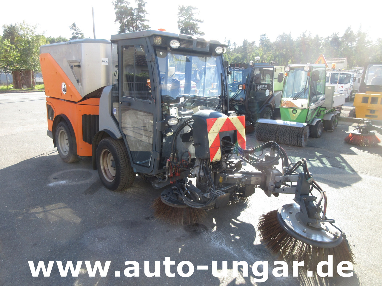 Hako CM 1600 Kehrmaschine 4x4 Baujahr 2018 3 Besen MOTORSCHADEN - Măturătoare stradală: Foto 1 Hako CM 1600 Kehrmaschine 4x4 Baujahr 2018 3 Besen MOTORSCHADEN - Măturătoare stradală: Foto 1