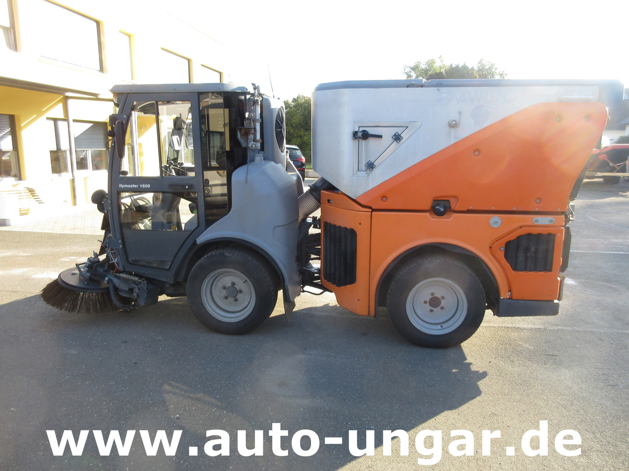 Hako CityMaster CM 1600 Kehrmaschine Knicklenkung Allrad Kommunalfahrzeug - Măturătoare stradală: Foto 4 Hako CityMaster CM 1600 Kehrmaschine Knicklenkung Allrad Kommunalfahrzeug - Măturătoare stradală: Foto 4