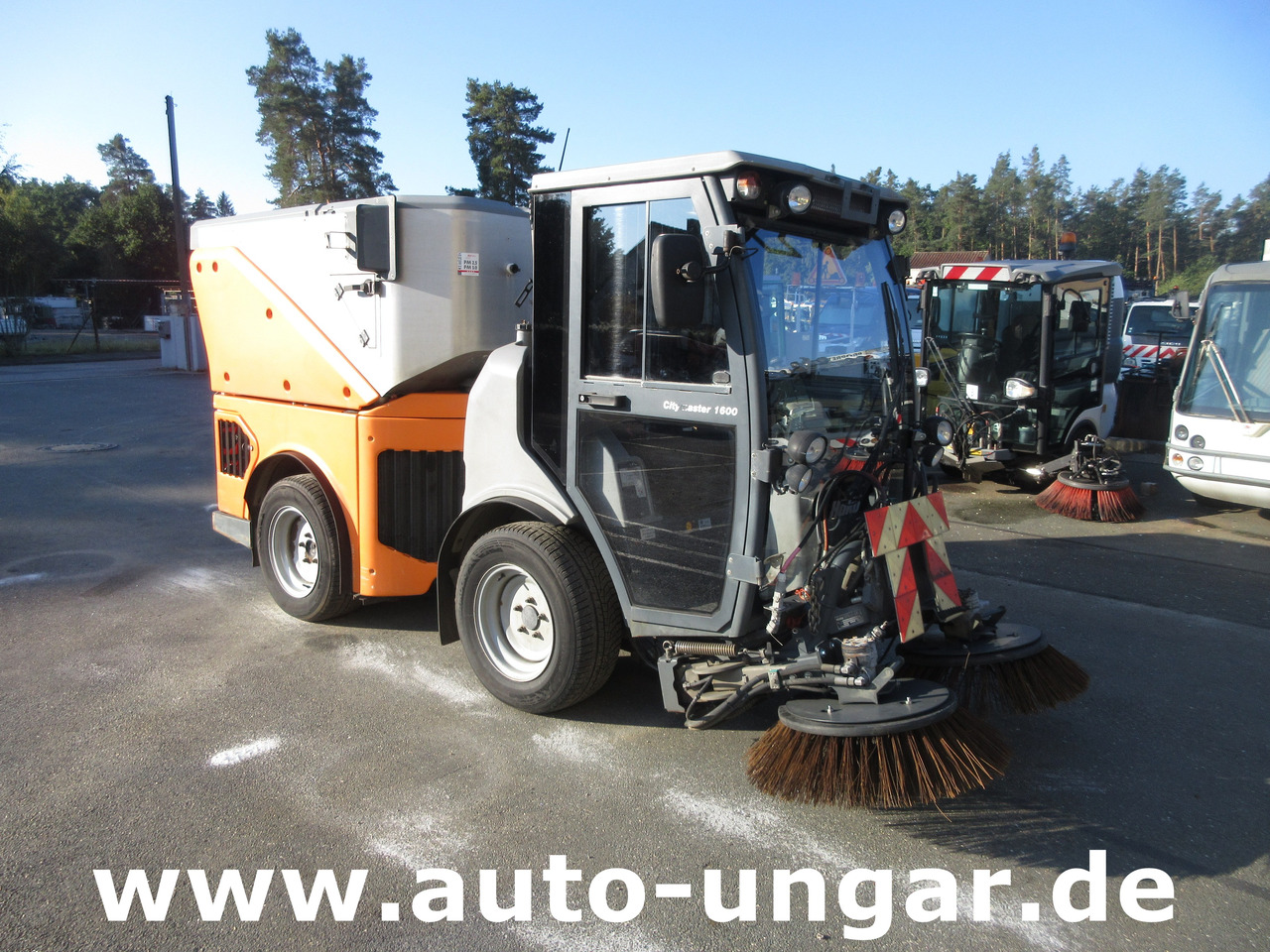 Hako CityMaster CM 1600 Kehrmaschine Knicklenkung Allrad Kommunalfahrzeug - Măturătoare stradală: Foto 1 Hako CityMaster CM 1600 Kehrmaschine Knicklenkung Allrad Kommunalfahrzeug - Măturătoare stradală: Foto 1