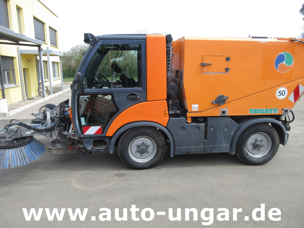 Multicar Tremo X56 4x4 Euro 5 Bj. 2015 Trilety TXK Kehr-Aufbau Motorschaden - Maşina comunala: Foto 4 Multicar Tremo X56 4x4 Euro 5 Bj. 2015 Trilety TXK Kehr-Aufbau Motorschaden - Maşina comunala: Foto 4
