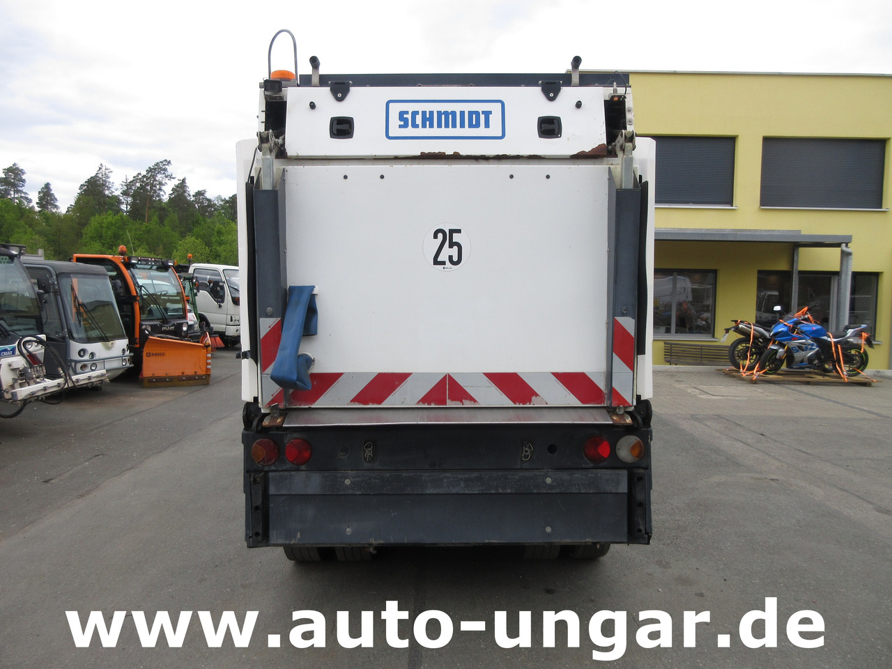 Schmidt Cleango 500 CS556 Euro 6 mit Wildkrautbesen Kehrmaschine aus 1. Hand - Măturătoare stradală: Foto 5 Schmidt Cleango 500 CS556 Euro 6 mit Wildkrautbesen Kehrmaschine aus 1. Hand - Măturătoare stradală: Foto 5