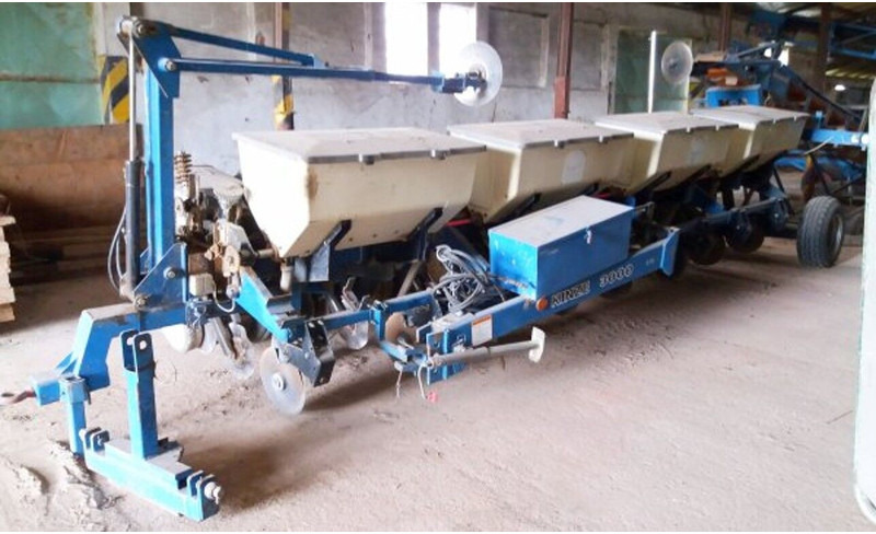 Kinze 3000 (8x lines 75 - Semănătoare de precizie: Foto 2 Kinze 3000 (8x lines 75 - Semănătoare de precizie: Foto 2