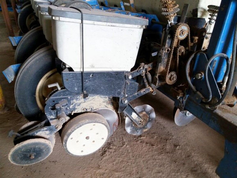 Kinze 3000 (8x lines 75 - Semănătoare de precizie: Foto 4 Kinze 3000 (8x lines 75 - Semănătoare de precizie: Foto 4