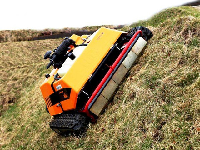KommTek/NIKO - RoboFlail ONE (700kg/122cm profi) - Maşină de tuns iarba: Foto 1 KommTek/NIKO - RoboFlail ONE (700kg/122cm profi) - Maşină de tuns iarba: Foto 1