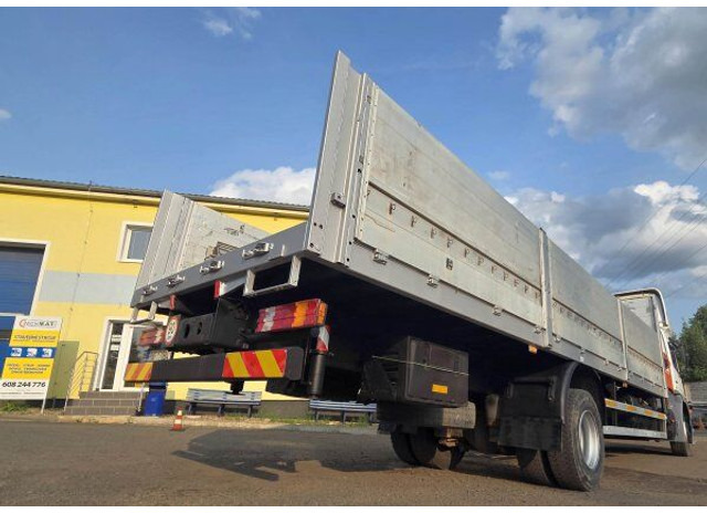 Mercedes-Benz Axor 1824 - Camion platformă, Camion cu macara: Foto 4 Mercedes-Benz Axor 1824 - Camion platformă, Camion cu macara: Foto 4