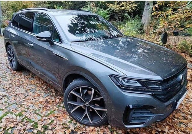 Volkswagen Touareg 3.0 TDi R-line 4-motion - SUV: Foto 1 Volkswagen Touareg 3.0 TDi R-line 4-motion - SUV: Foto 1