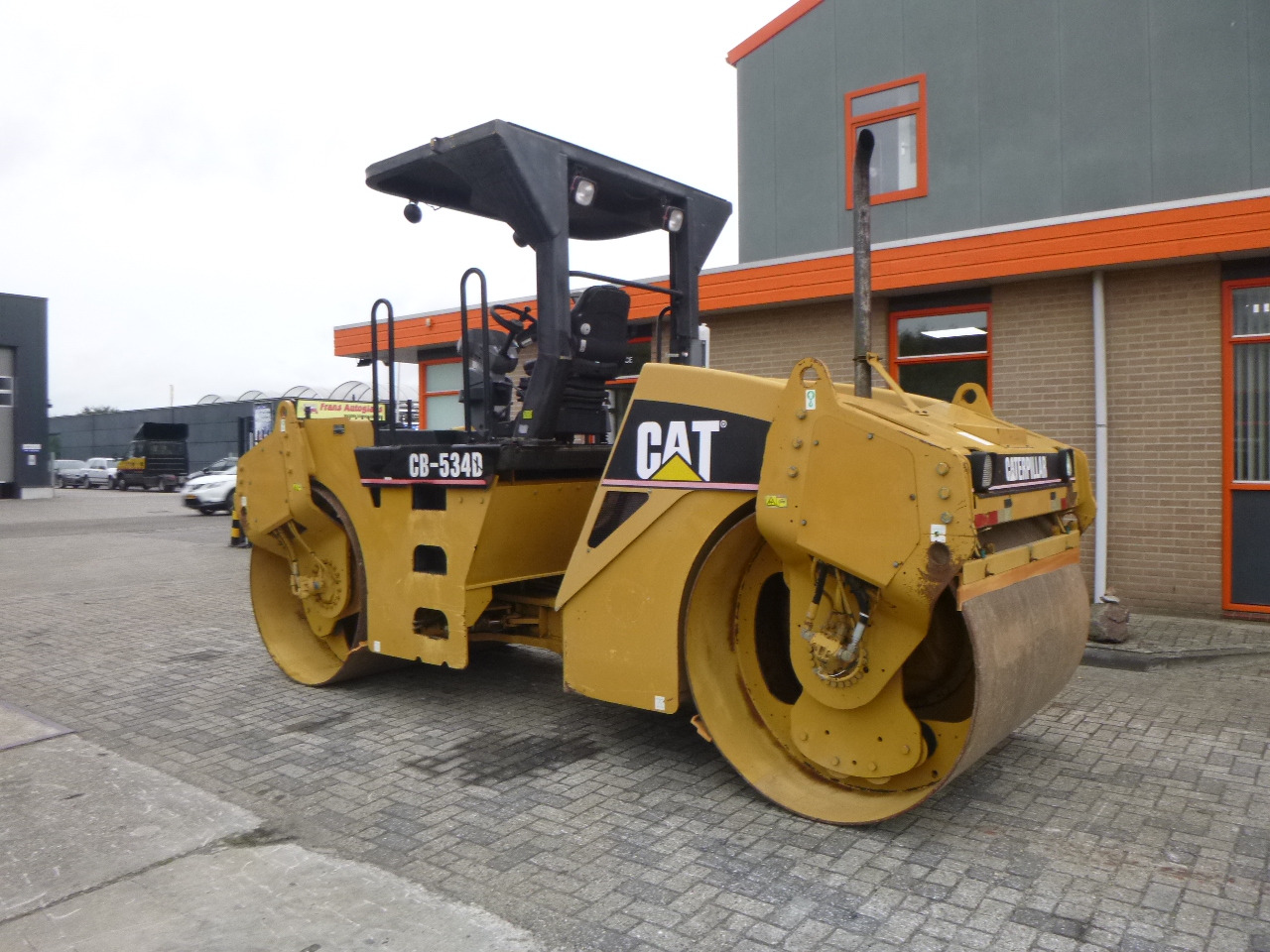 CATERPILLAR CB-534D - Cilindru compactor pentru asfalt: Foto 2 CATERPILLAR CB-534D - Cilindru compactor pentru asfalt: Foto 2