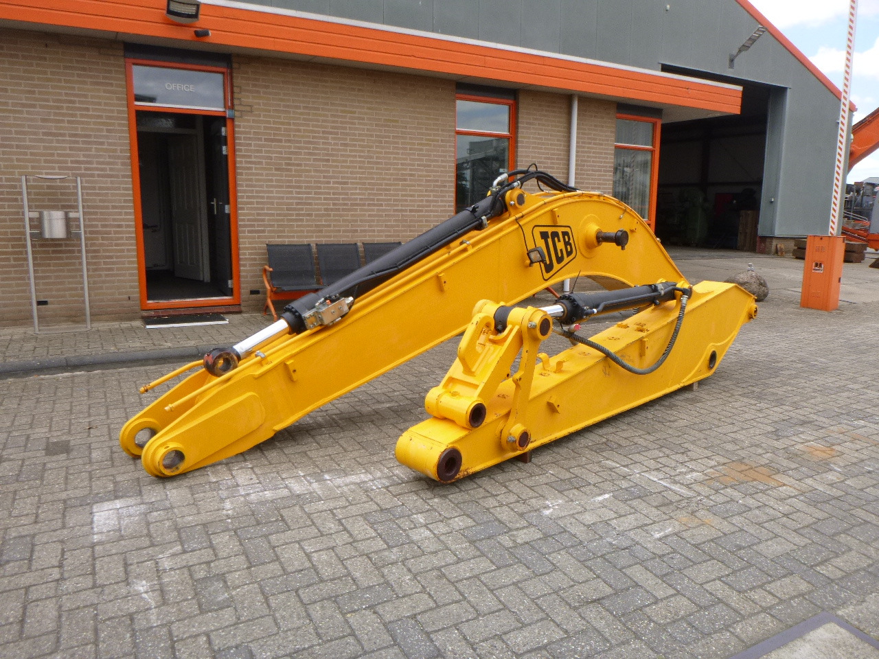 JCB JS200/JS210/JS220 - Braț pentru Excavator pe şenile: Foto 1 JCB JS200/JS210/JS220 - Braț pentru Excavator pe şenile: Foto 1