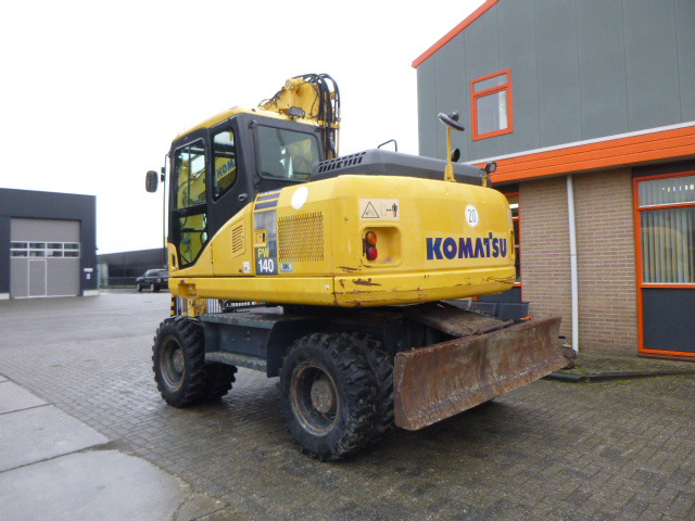 KOMATSU PW140-7 - Excavator pe roţi: Foto 3 KOMATSU PW140-7 - Excavator pe roţi: Foto 3