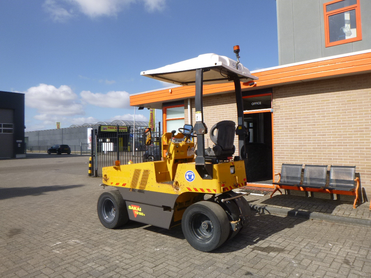 SAKAI TS160-2 - Compactor cu pneuri: Foto 2 SAKAI TS160-2 - Compactor cu pneuri: Foto 2