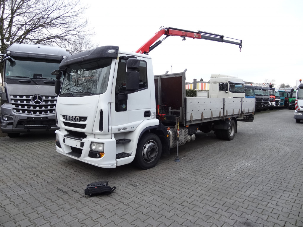 Iveco EuroCargo 120E25 Fassi F38 - Camion cu macara, Camion platformă: Foto 1 Iveco EuroCargo 120E25 Fassi F38 - Camion cu macara, Camion platformă: Foto 1