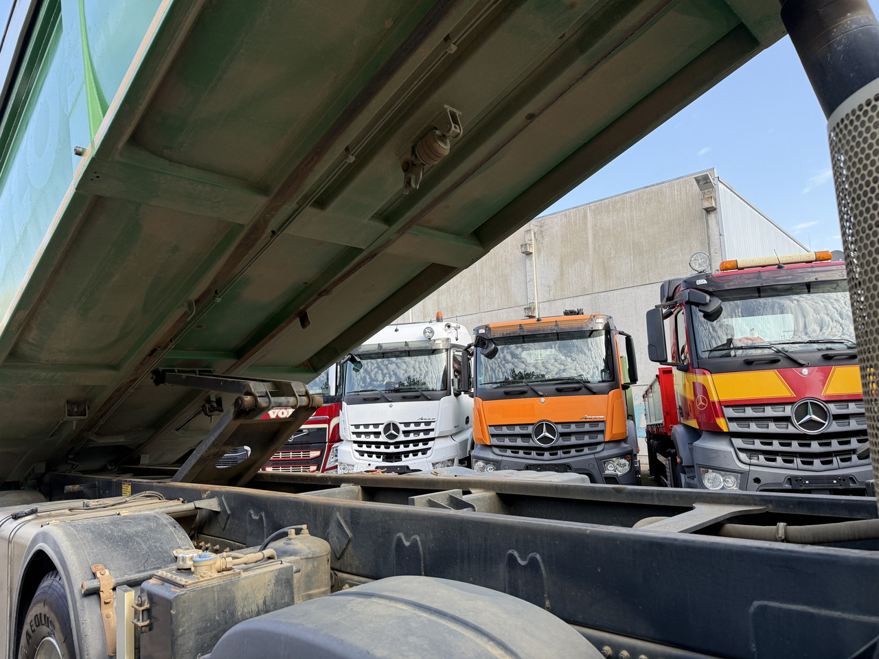 MAN TGS 50.460 10X8 - Camion basculantă: Foto 2 MAN TGS 50.460 10X8 - Camion basculantă: Foto 2