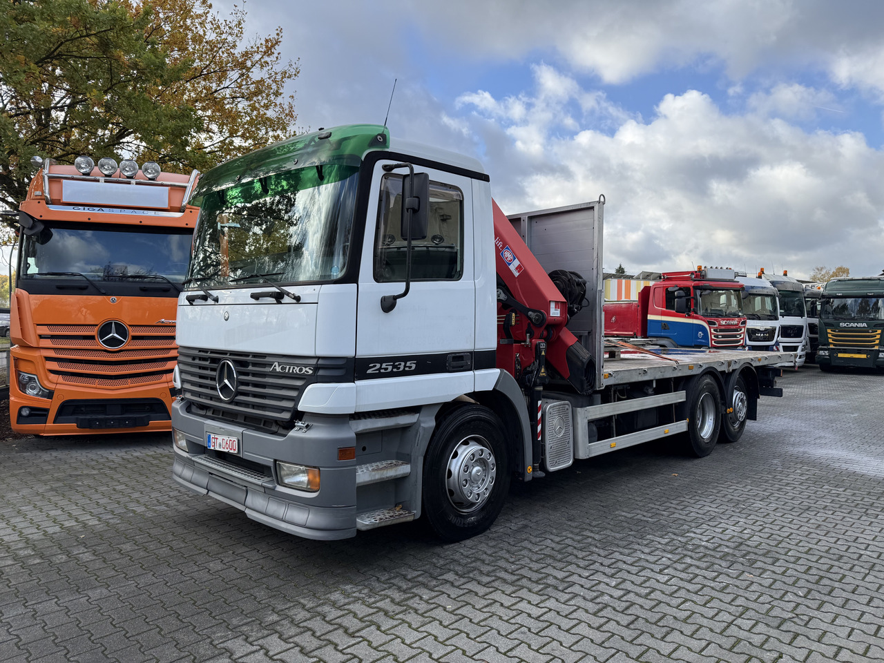 Camion platformă, Camion cu macara Mercedes-Benz Actros 2535 6X2 HMF 2420 bis 25 Meter: Foto 8