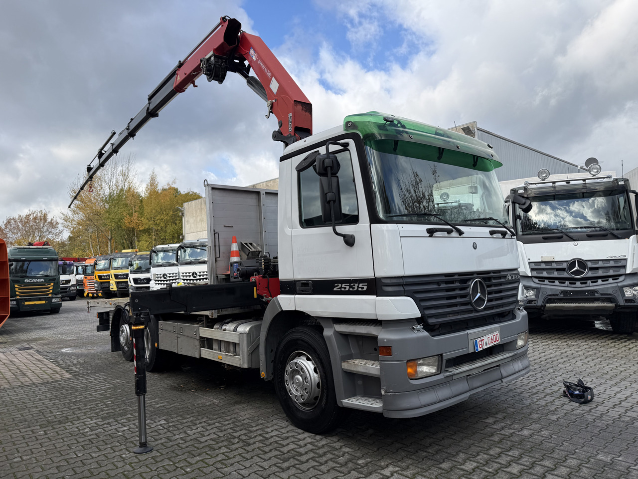 Camion platformă, Camion cu macara Mercedes-Benz Actros 2535 6X2 HMF 2420 bis 25 Meter: Foto 14