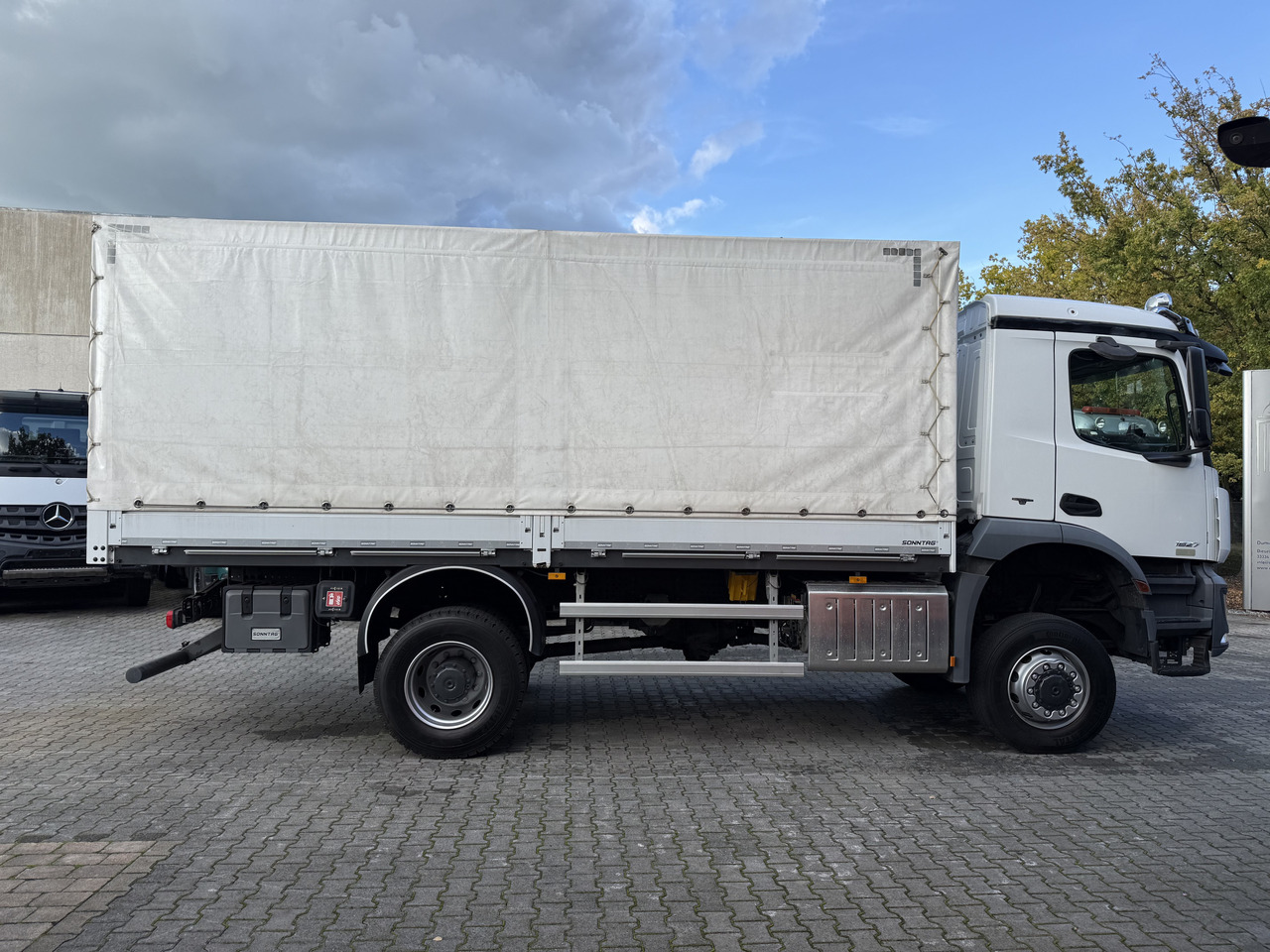 Leasing de Mercedes-Benz Arocs 1827 AK 4X4 Ex- Mercedes-Benz Arocs 1827 AK 4X4 Ex-: Foto 12 Leasing de Mercedes-Benz Arocs 1827 AK 4X4 Ex- Mercedes-Benz Arocs 1827 AK 4X4 Ex-: Foto 12