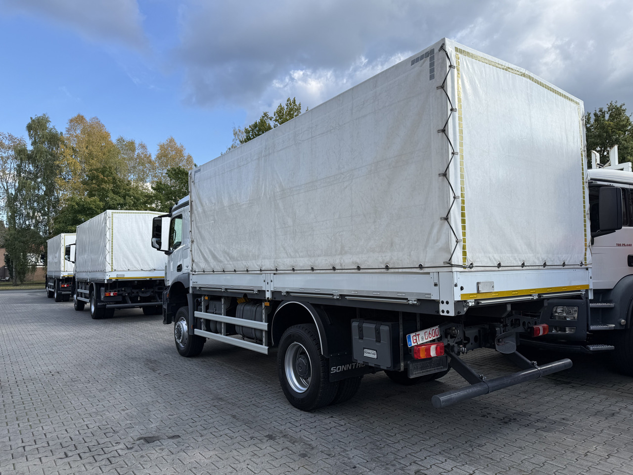 Leasing de Mercedes-Benz Arocs 1827 AK 4X4 Ex- Mercedes-Benz Arocs 1827 AK 4X4 Ex-: Foto 8 Leasing de Mercedes-Benz Arocs 1827 AK 4X4 Ex- Mercedes-Benz Arocs 1827 AK 4X4 Ex-: Foto 8