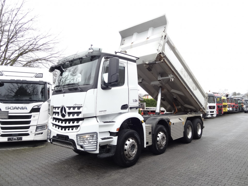Mercedes-Benz Arocs 3245 K 8X4 - Camion basculantă: Foto 1 Mercedes-Benz Arocs 3245 K 8X4 - Camion basculantă: Foto 1