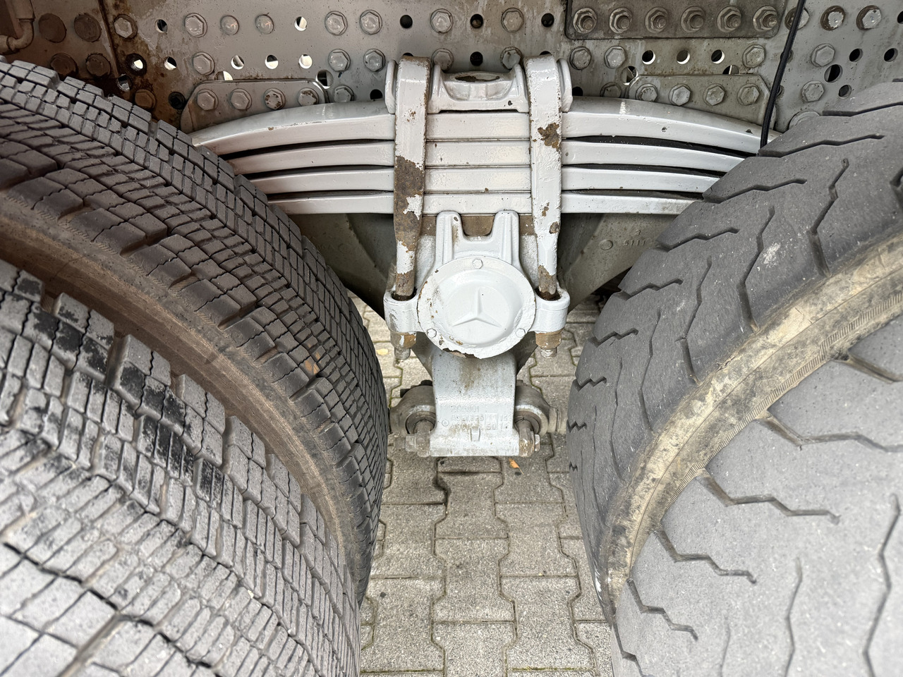 Mercedes-Benz Arocs 3245 K 8X4 Haken - Camion cu cârlig: Foto 4 Mercedes-Benz Arocs 3245 K 8X4 Haken - Camion cu cârlig: Foto 4