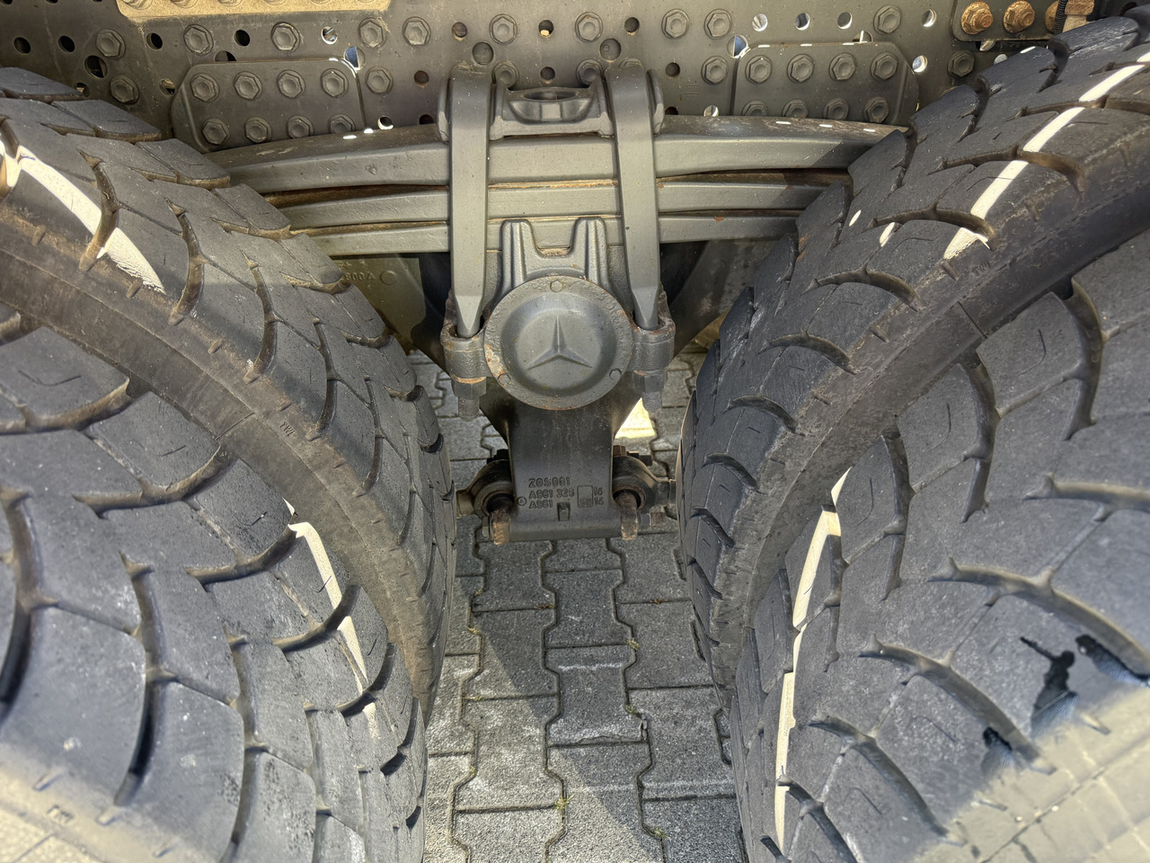 Mercedes-Benz Arocs 3245 K 8X4 Haken - Camion cu cârlig: Foto 4 Mercedes-Benz Arocs 3245 K 8X4 Haken - Camion cu cârlig: Foto 4