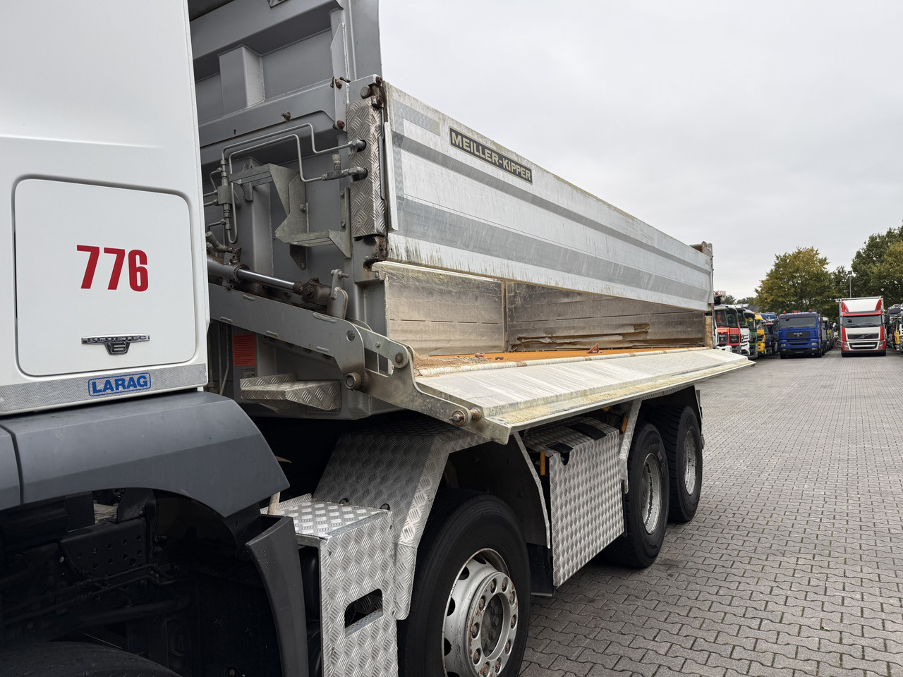 Mercedes-Benz Arocs 3246K 8X4 Meiller - Camion basculantă: Foto 3 Mercedes-Benz Arocs 3246K 8X4 Meiller - Camion basculantă: Foto 3