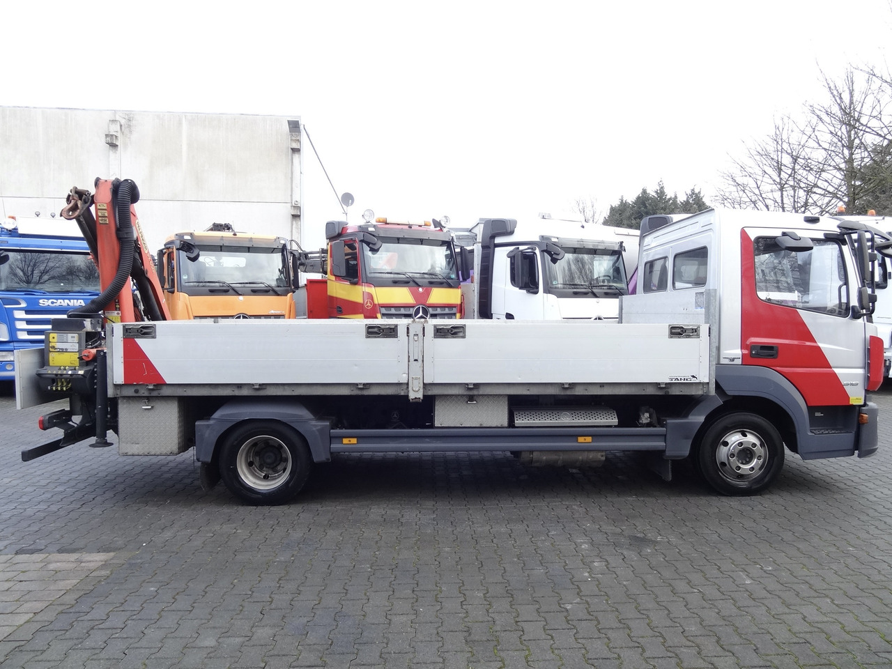 Camion cu macara, Camion platformă Mercedes-Benz Atego 818 Kran Palfinger 6501: Foto 10