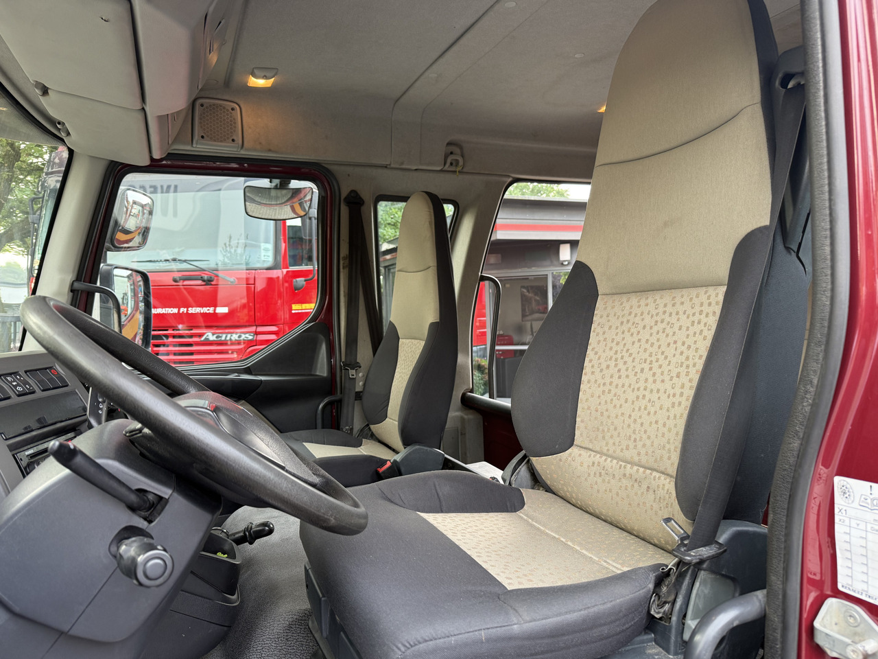 Renault Midlum 180.10 DoKa - Camion furgon: Foto 5 Renault Midlum 180.10 DoKa - Camion furgon: Foto 5