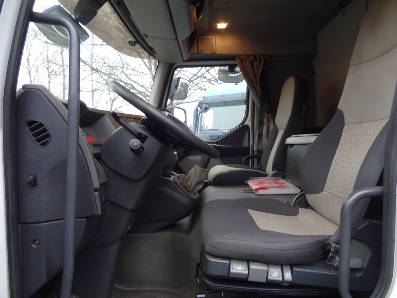 Renault Midlum 300.12 Fassi F80 - Camion cu macara, Camion platformă: Foto 5 Renault Midlum 300.12 Fassi F80 - Camion cu macara, Camion platformă: Foto 5