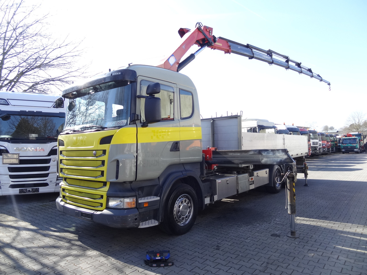 Scania R440 6X2*4 Kran HMF 3000 bis 30 Meter - Camion cu macara, Camion platformă: Foto 1 Scania R440 6X2*4 Kran HMF 3000 bis 30 Meter - Camion cu macara, Camion platformă: Foto 1