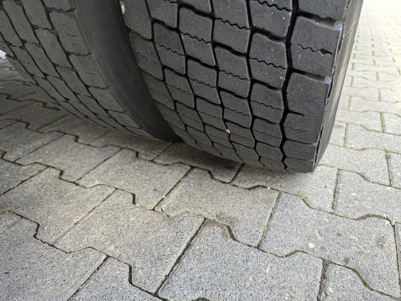 Camion cu prelată Volvo FL210 14 Tonner: Foto 15 Camion cu prelată Volvo FL210 14 Tonner: Foto 15