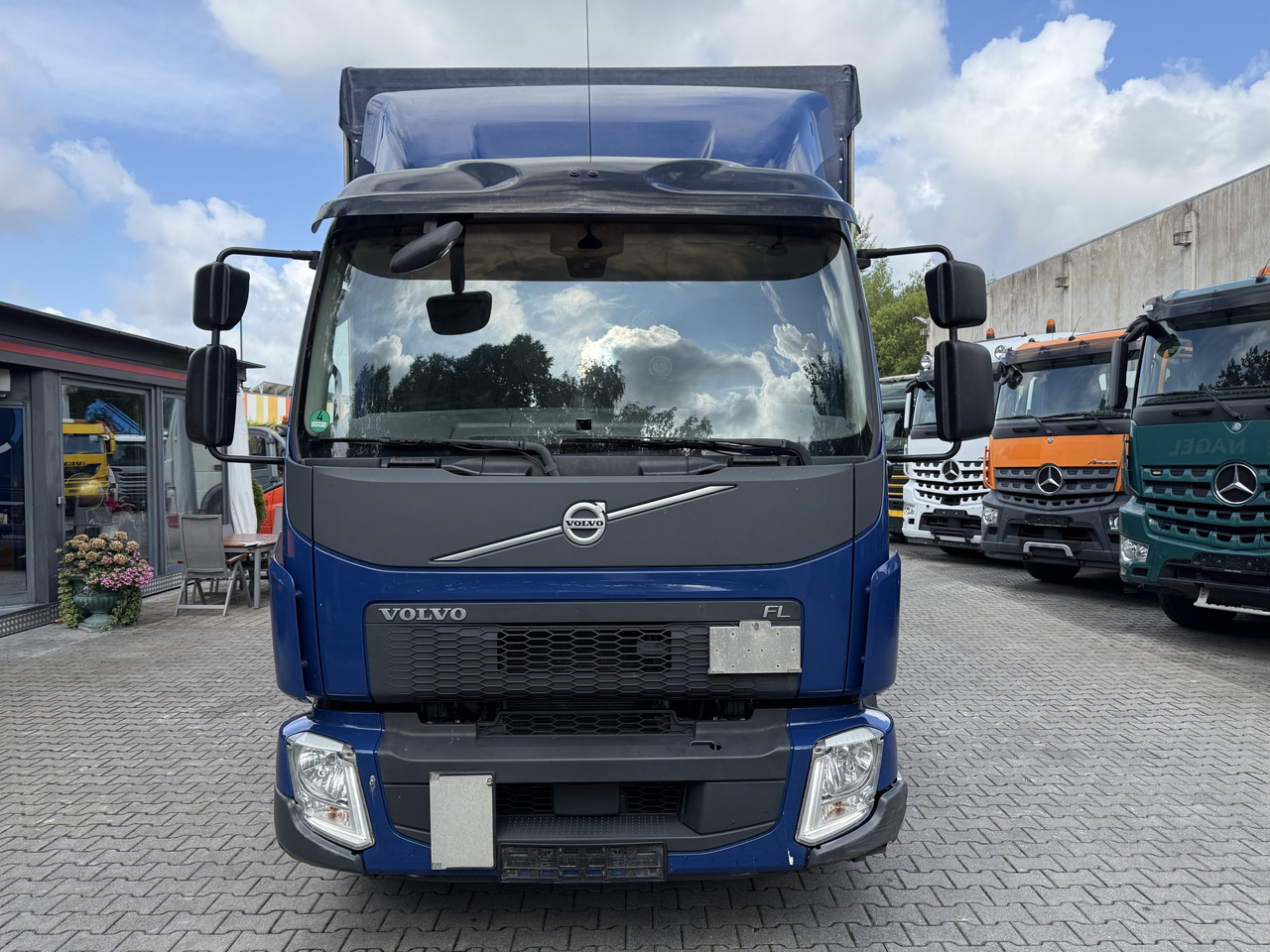 Camion cu prelată Volvo FL210 14 Tonner: Foto 8 Camion cu prelată Volvo FL210 14 Tonner: Foto 8
