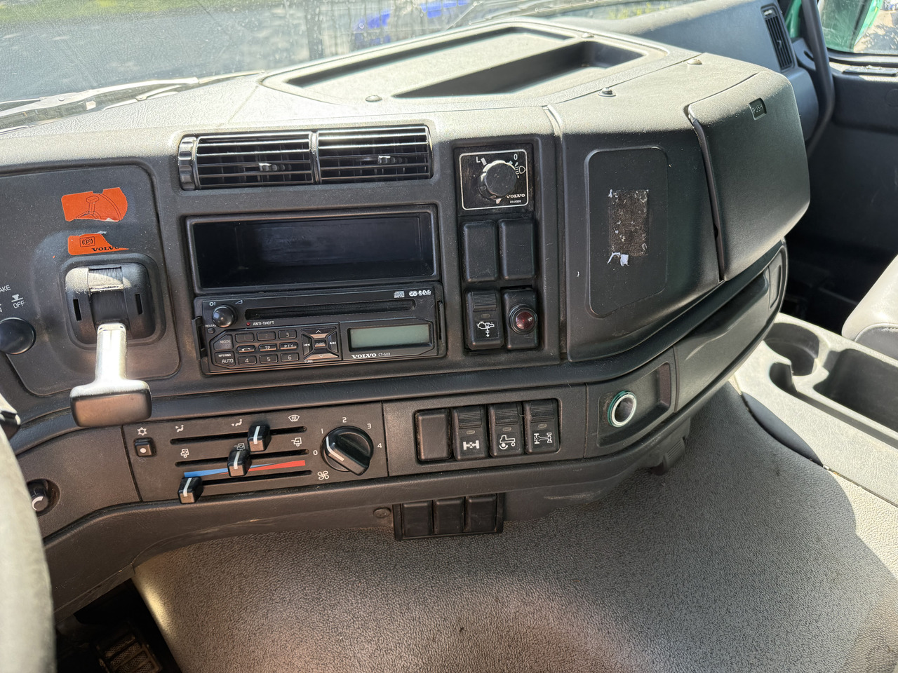 Camion cu macara Volvo FM12 420 4X4 Kran MKG 300 bis 24 Meter: Foto 7