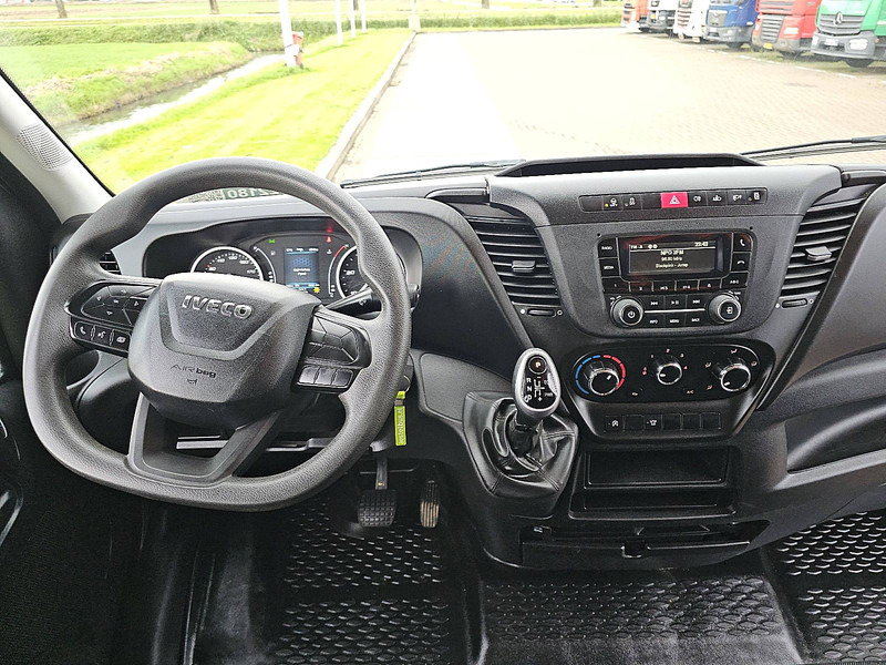 Dubă Iveco Daily 35 C dubbel cabine EURO6: Foto 8 Dubă Iveco Daily 35 C dubbel cabine EURO6: Foto 8