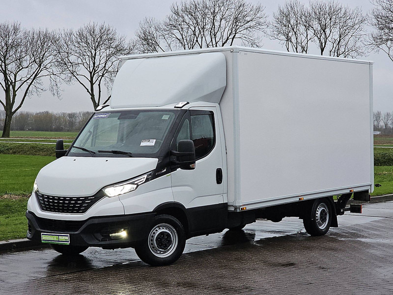 Iveco Daily 35 S ac automaat EURO6 - Autoutilitară box: Foto 2 Iveco Daily 35 S ac automaat EURO6 - Autoutilitară box: Foto 2