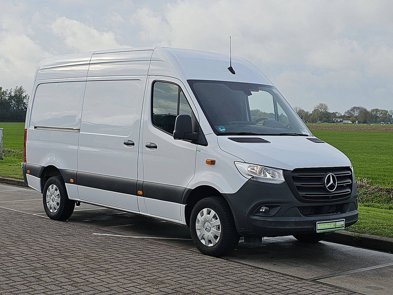 Mercedes-Benz Sprinter 317 L2H2 Mbux Navi RWD! - Dubă: Foto 5 Mercedes-Benz Sprinter 317 L2H2 Mbux Navi RWD! - Dubă: Foto 5