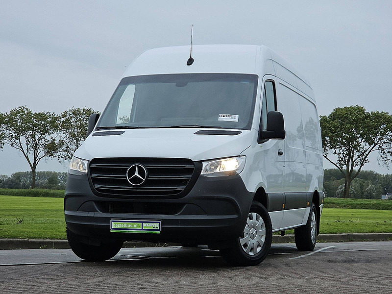 Mercedes-Benz Sprinter 317 L2H2 Navi RWD - Dubă: Foto 1 Mercedes-Benz Sprinter 317 L2H2 Navi RWD - Dubă: Foto 1