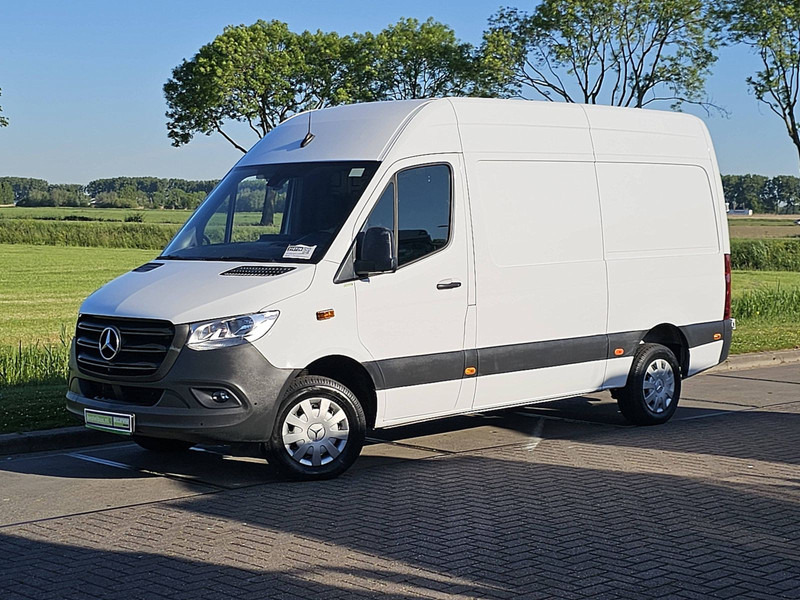 Mercedes-Benz Sprinter 317 L2H2 Navi RWD! - Dubă: Foto 2 Mercedes-Benz Sprinter 317 L2H2 Navi RWD! - Dubă: Foto 2