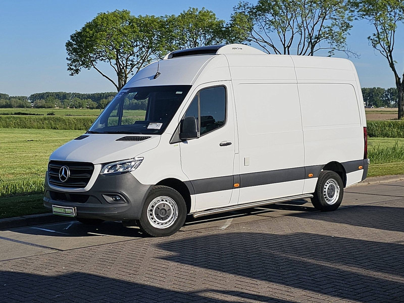 Mercedes-Benz Sprinter 317 koelwagen EURO6 - Autoutilitară frigorifica: Foto 2 Mercedes-Benz Sprinter 317 koelwagen EURO6 - Autoutilitară frigorifica: Foto 2