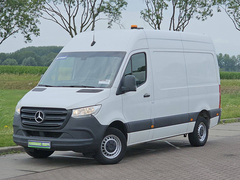 Mercedes-Benz Sprinter 319 L2H2 V6 3.5t-Trekh. - Dubă: Foto 2 Mercedes-Benz Sprinter 319 L2H2 V6 3.5t-Trekh. - Dubă: Foto 2