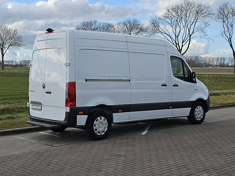 Mercedes-Benz eSprinter E-SRINTER AUT. L2H2 - Dubă, Autoutilitară electrică: Foto 3 Mercedes-Benz eSprinter E-SRINTER AUT. L2H2 - Dubă, Autoutilitară electrică: Foto 3