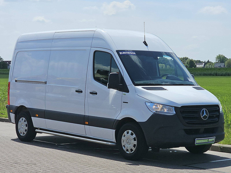 Mercedes-Benz eSprinter L2H2 35 KWH - Dubă, Autoutilitară electrică: Foto 5 Mercedes-Benz eSprinter L2H2 35 KWH - Dubă, Autoutilitară electrică: Foto 5