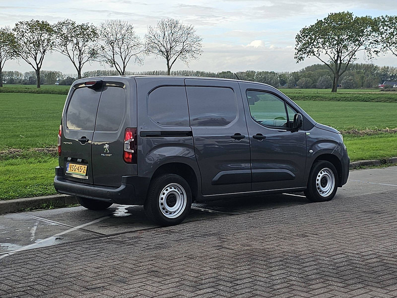Peugeot Partner 1.5 L1H1 Navi Euro6 AC! - Autoutilitară box: Foto 3 Peugeot Partner 1.5 L1H1 Navi Euro6 AC! - Autoutilitară box: Foto 3