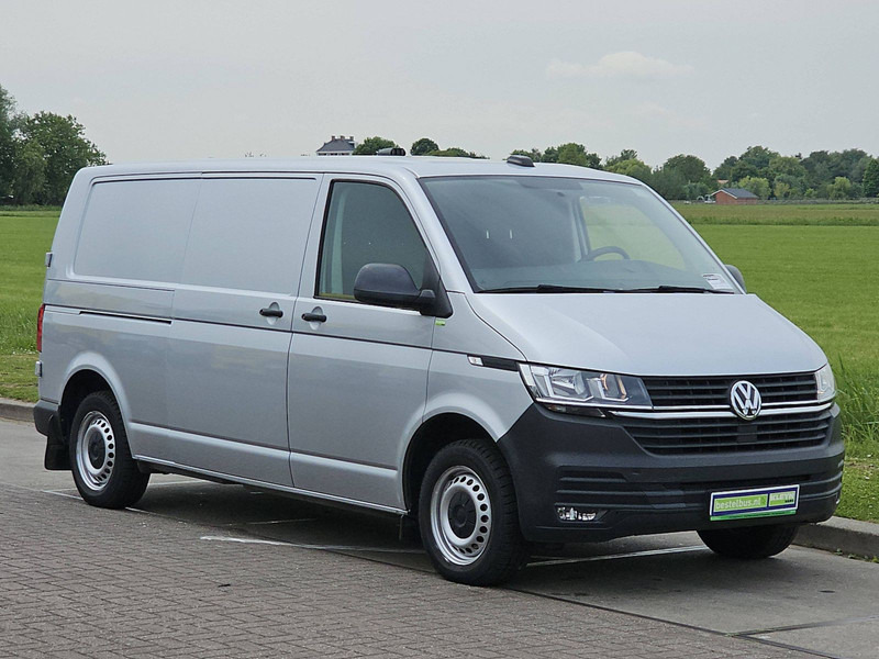 Volkswagen Transporter 2.0 TDI T6.1 Inrichting L2H1 - Autoutilitară compactă: Foto 5 Volkswagen Transporter 2.0 TDI T6.1 Inrichting L2H1 - Autoutilitară compactă: Foto 5