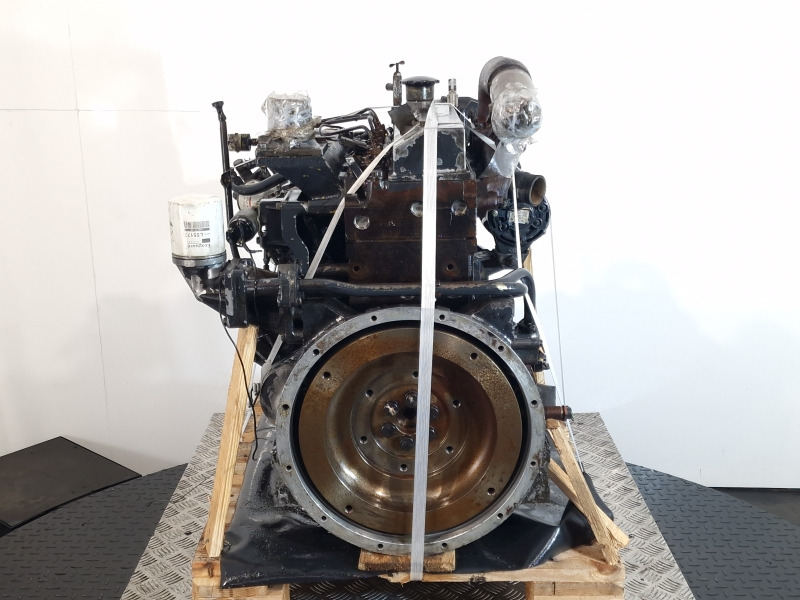 Komatsu 4D95LE-2 Engine (Plant) - Motor pentru Utilaje constructii: Foto 2 Komatsu 4D95LE-2 Engine (Plant) - Motor pentru Utilaje constructii: Foto 2