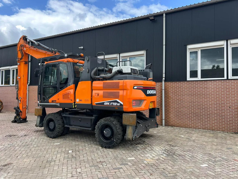 Doosan DX170W-5 - Excavator pentru manipulare de materiale: Foto 3 Doosan DX170W-5 - Excavator pentru manipulare de materiale: Foto 3