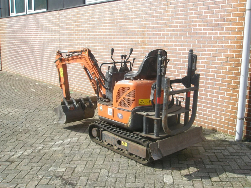 Hitachi ZX10U-2 - Mini excavator: Foto 3 Hitachi ZX10U-2 - Mini excavator: Foto 3