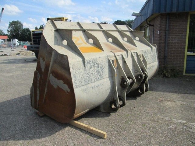 Hyundai HL 780-7A - Cupă pentru Utilaje constructii: Foto 2 Hyundai HL 780-7A - Cupă pentru Utilaje constructii: Foto 2