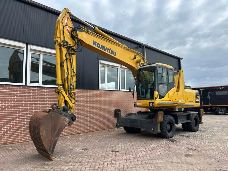 Komatsu PW200 - Excavator pe roţi: Foto 1 Komatsu PW200 - Excavator pe roţi: Foto 1