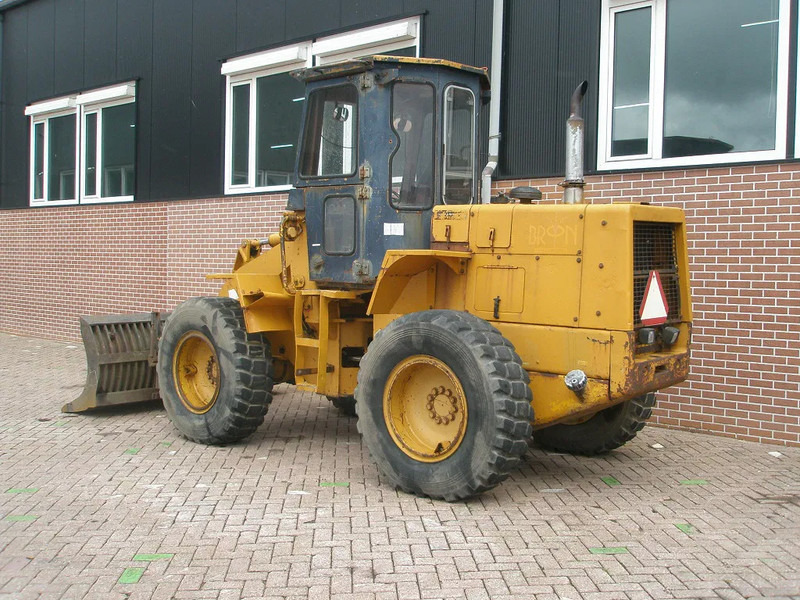 Komatsu W40-2 - Încărcător frontal pe pneuri: Foto 2 Komatsu W40-2 - Încărcător frontal pe pneuri: Foto 2