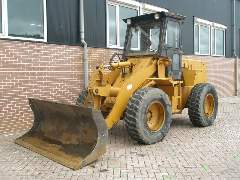 Komatsu W40-2 - Încărcător frontal pe pneuri: Foto 1 Komatsu W40-2 - Încărcător frontal pe pneuri: Foto 1